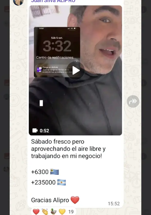 Captura de un mensaje de Pachi Silva trabajando en su negocio al aire libre un sábado